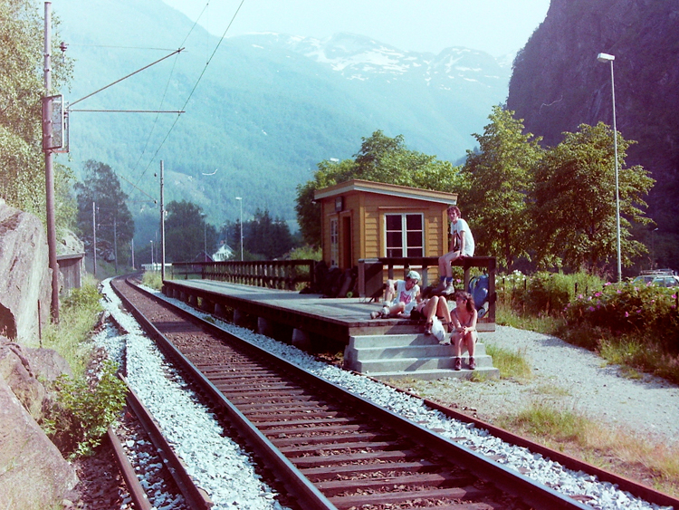 Waiting at Lunden Station on the Flåmsbana