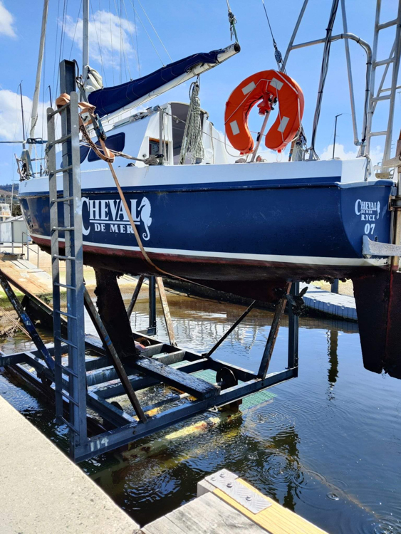 Cheval de Mer is hauled out to the hard