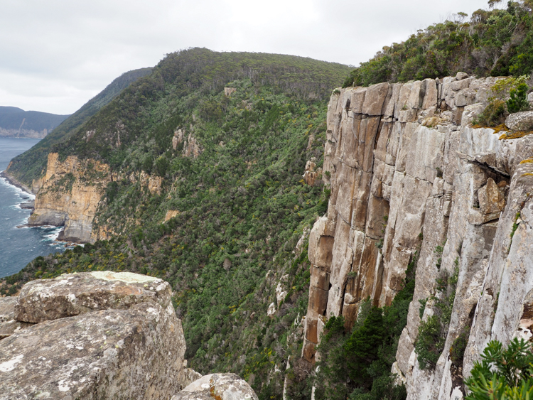 Clifftop view back toward Mount Fortescue