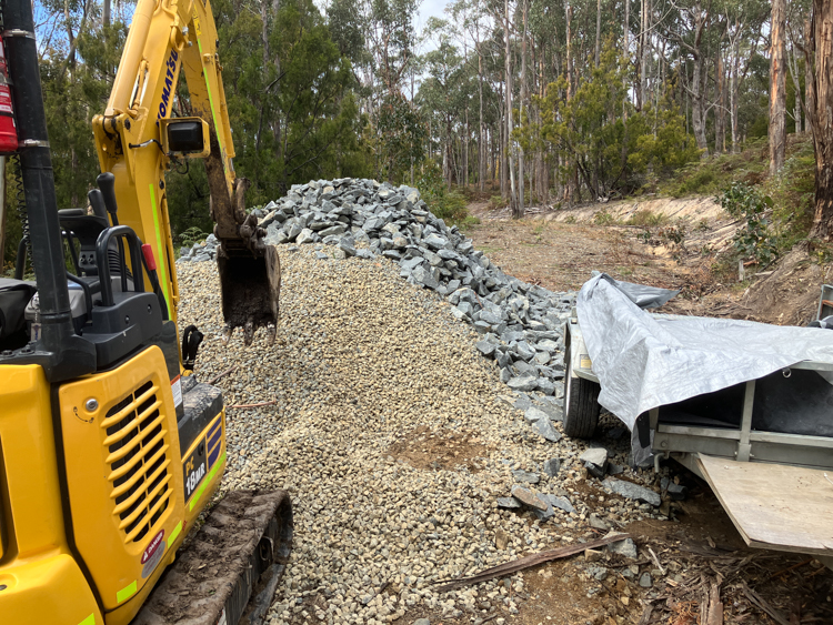 Loading 20mm drainage aggregate