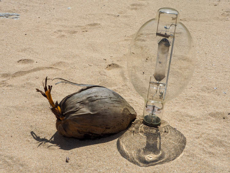 Rubbish on Red Rock Beach